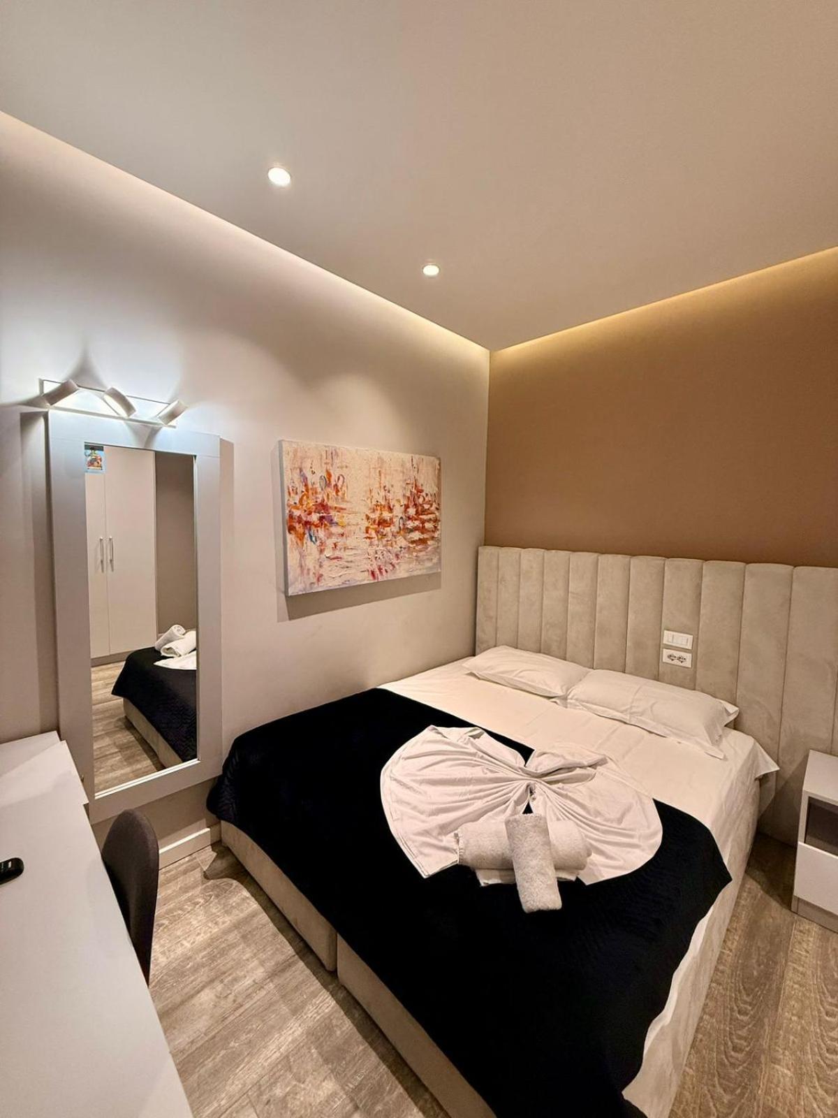 Nest&Rest Apartments Tirana Buitenkant foto
