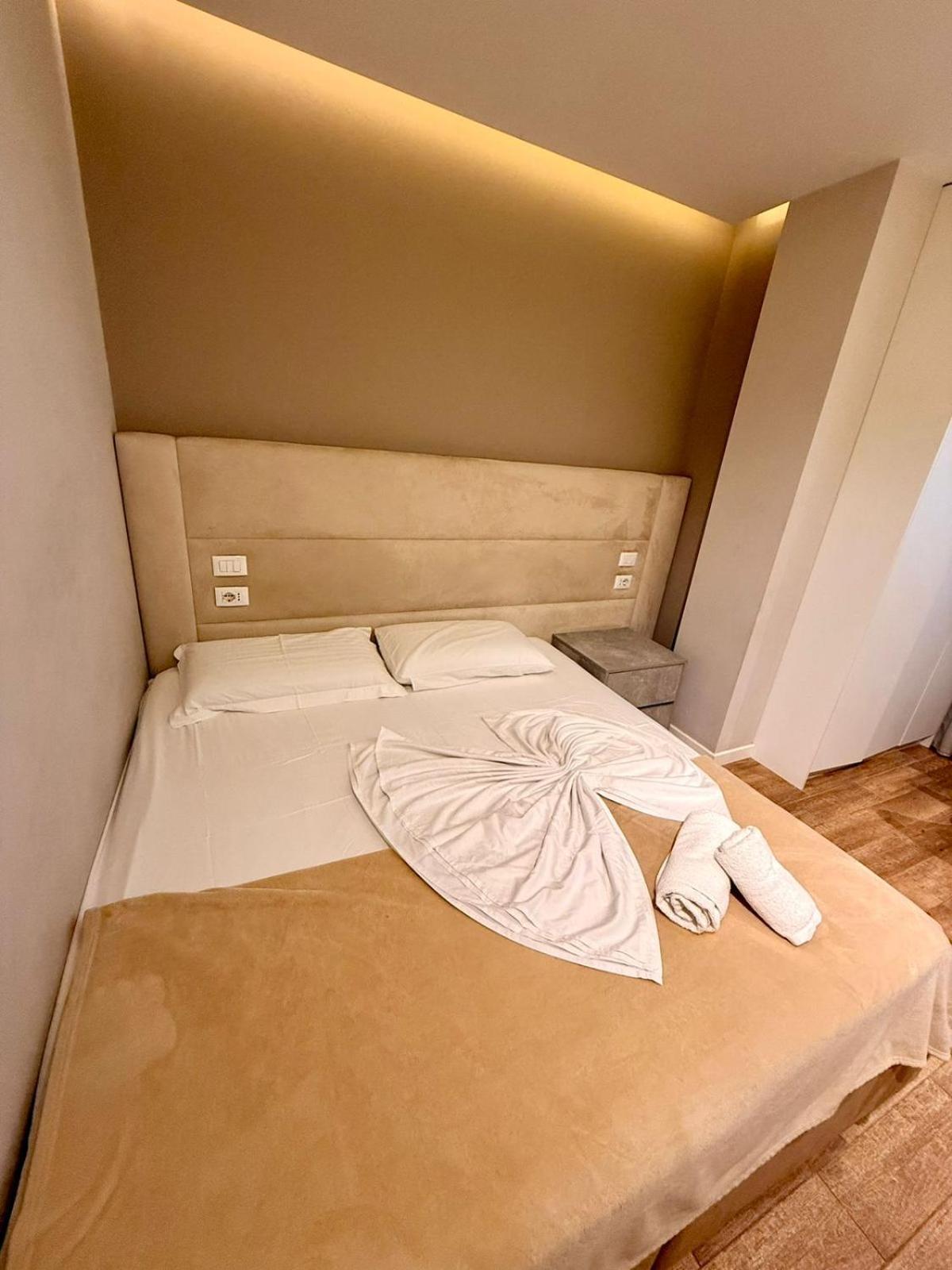 Nest&Rest Apartments Tirana Buitenkant foto